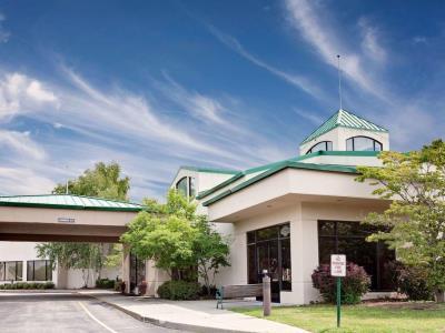 Hotel Ramada By Wyndham Fishkill Esterno foto