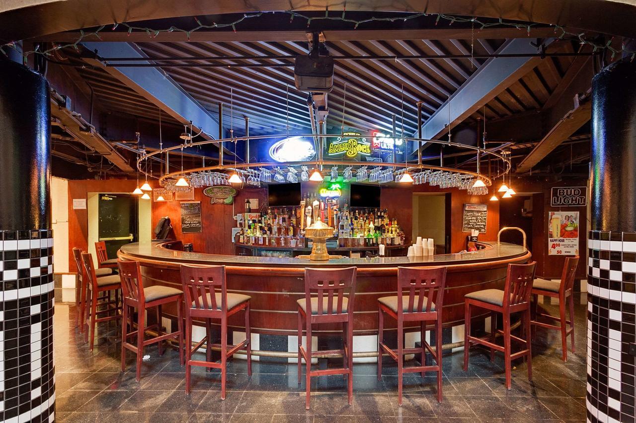 Hotel Ramada By Wyndham Fishkill Esterno foto