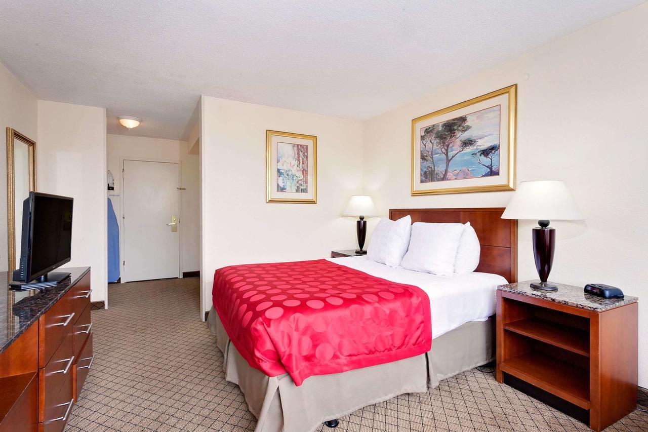 Hotel Ramada By Wyndham Fishkill Esterno foto